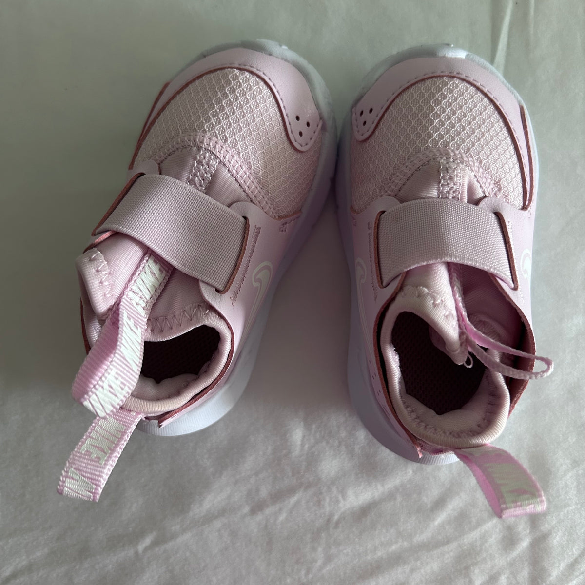 Nike Slip-on Sneakers with Velcro Strap 10cm | EUR 19.5 Pink and White