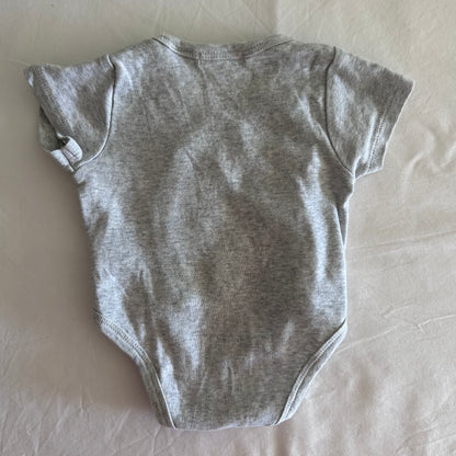 Purebaby Short Sleeve Bodysuit Baby Age 000 Grey Wombat Appliqué
