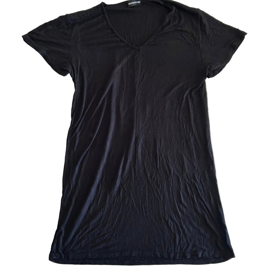 PrettyLittleThing AUS 10 / UK10 / US 6 short sleeve v-neck t-shirt dress in black with plain — gently loved condition.