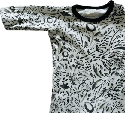 Babyushka Long Sleeved Romper Baby Age 0 Black & White