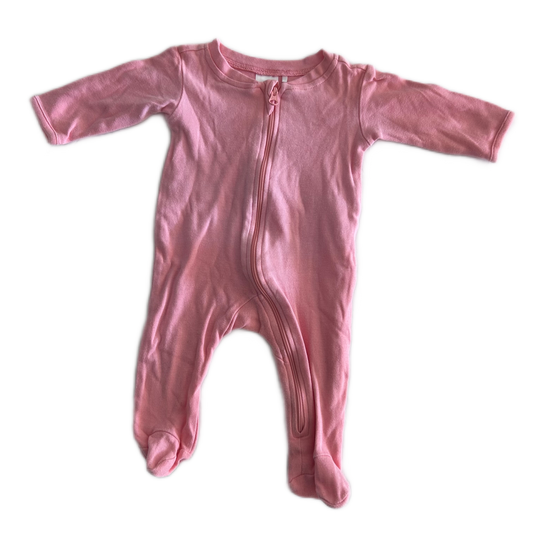 Anko Age 000 long sleeved zip footed sleepsuit in pink with plain â€” gently loved condition.